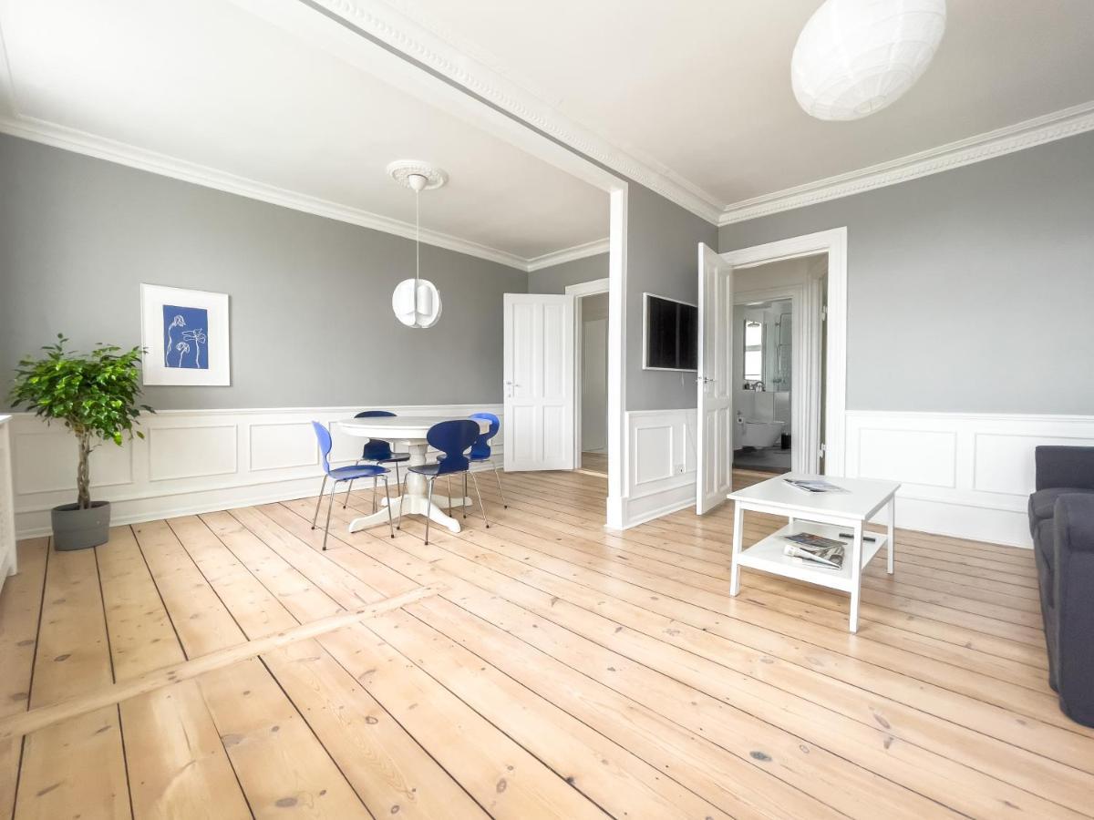 Stylish Classic Danish Design Apartamento