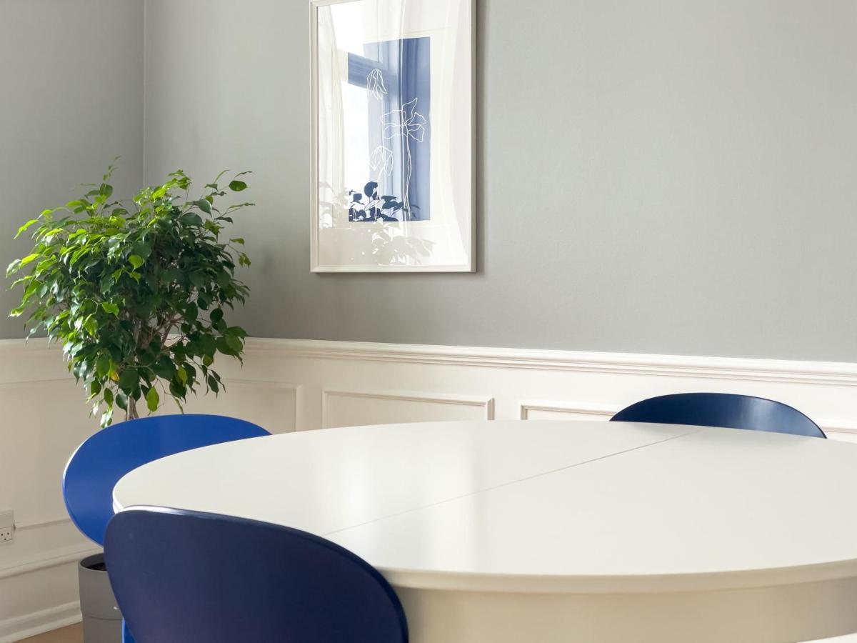 Stylish Classic Danish Design Apartamento
