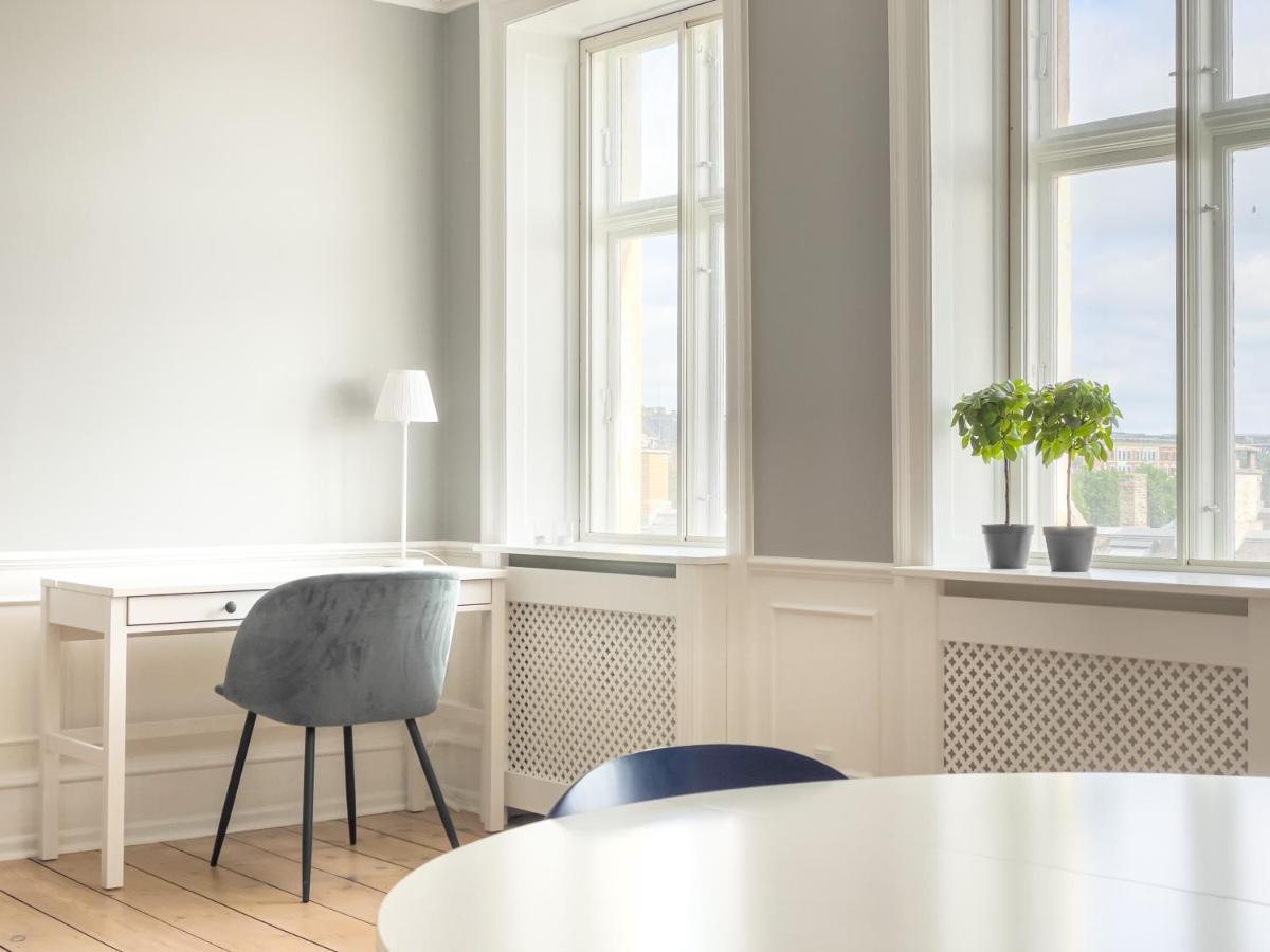 Stylish Classic Danish Design Apartamento